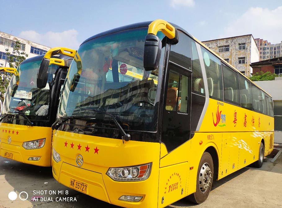 51座客車(chē),長(cháng)葛市粵鑫汽車(chē)運輸有限公司